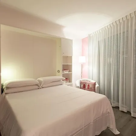 Stresa Residence מלון דירות